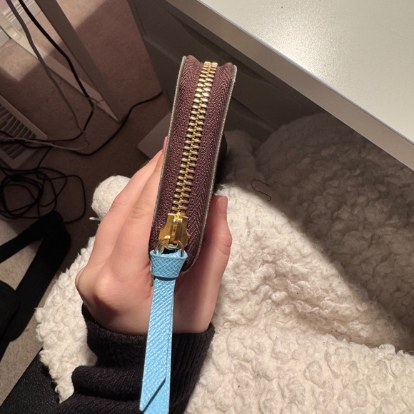 (Limited Edition) Louis Vuitton 2017 Christmas Animation Penguin Clemence Wallet - Picture 2 of 9